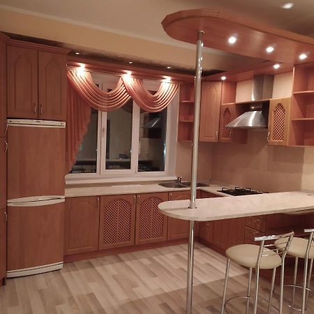 Двухкомнатная Квартира С Кухней Студией Бровары. Kültér fotó